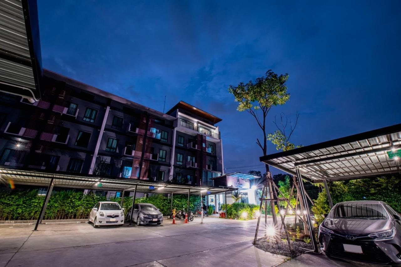 The Living Hotel Samutprakan Bang Bo Exterior foto